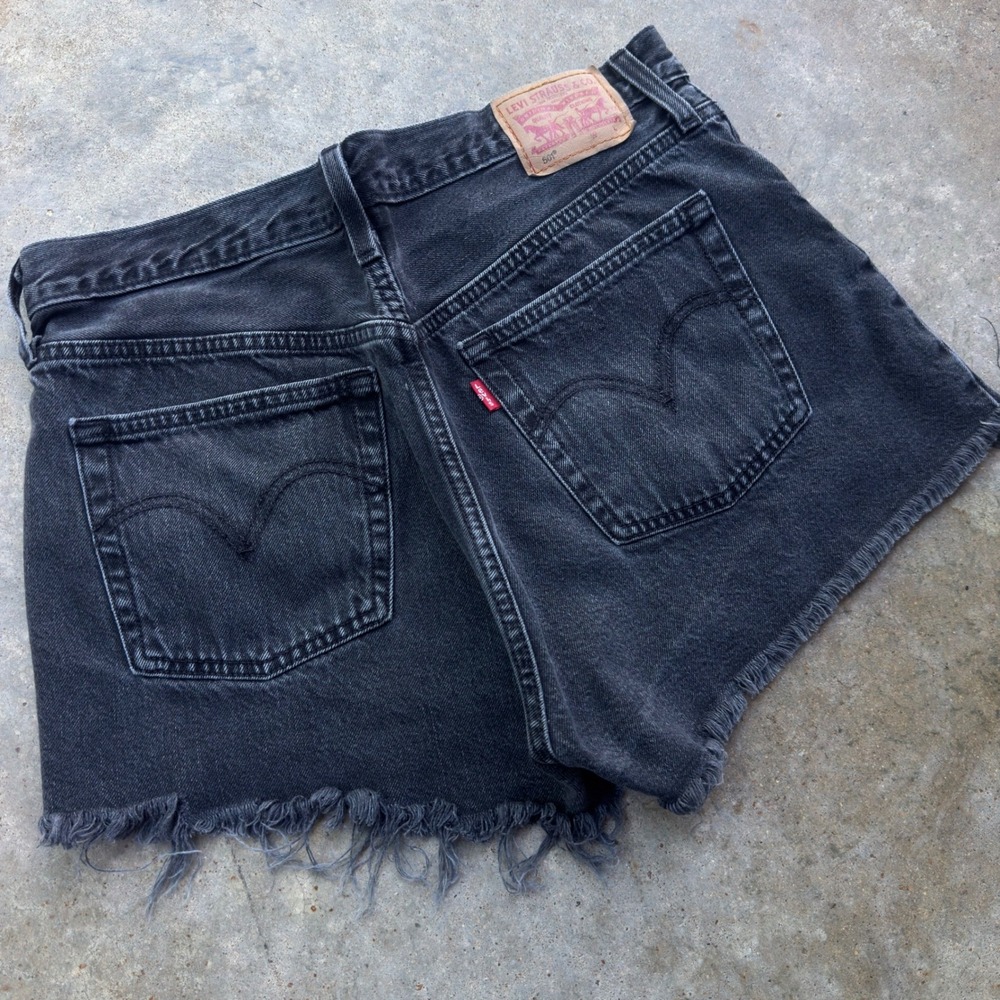 Vintage Y2K Levis 501 Cut Off Denim Shorts Frayed Black 31 (h3)